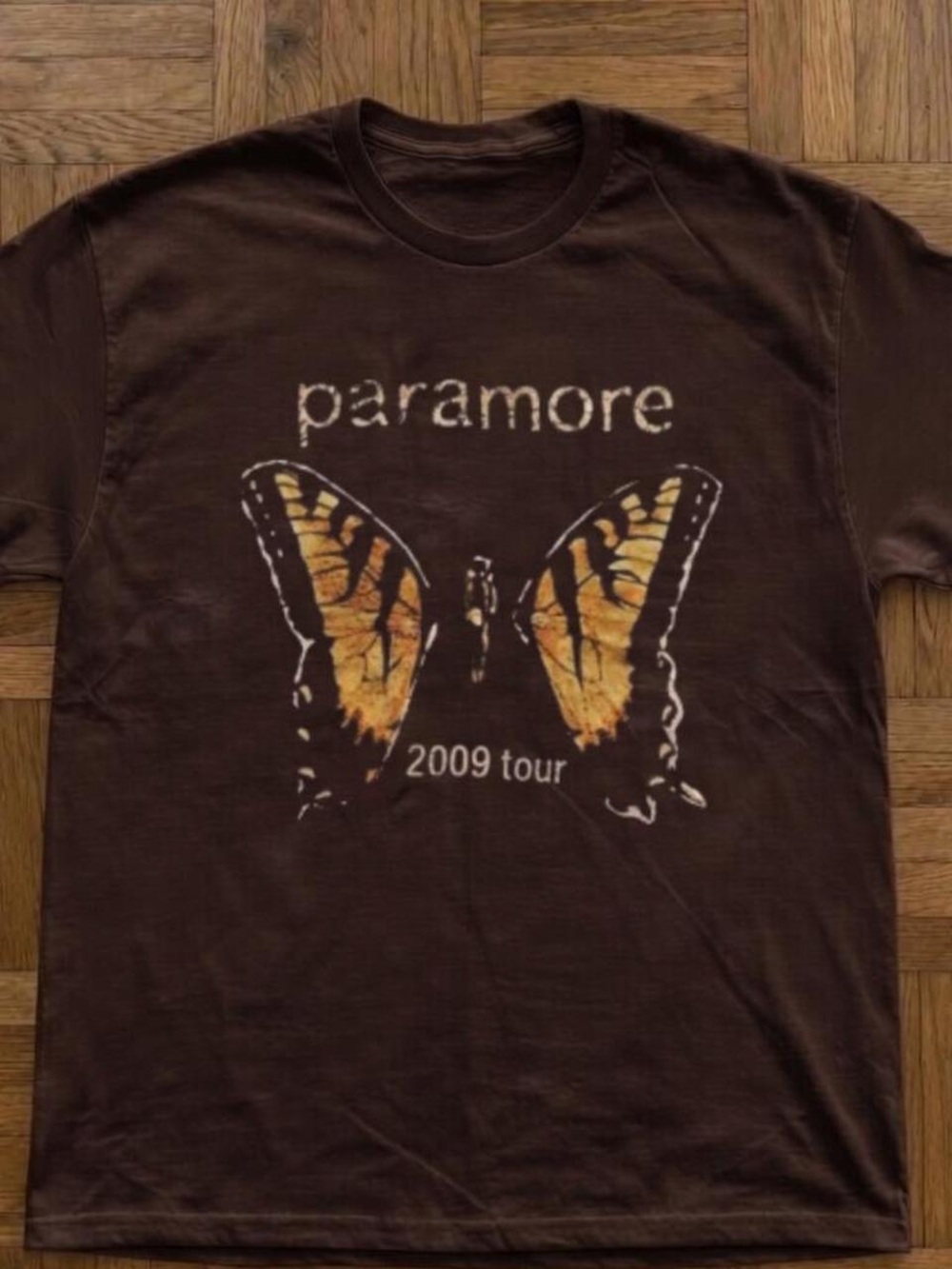 Gildan Brown Paramore 2009 Tour Butterfly Tee with Yellow Graphic